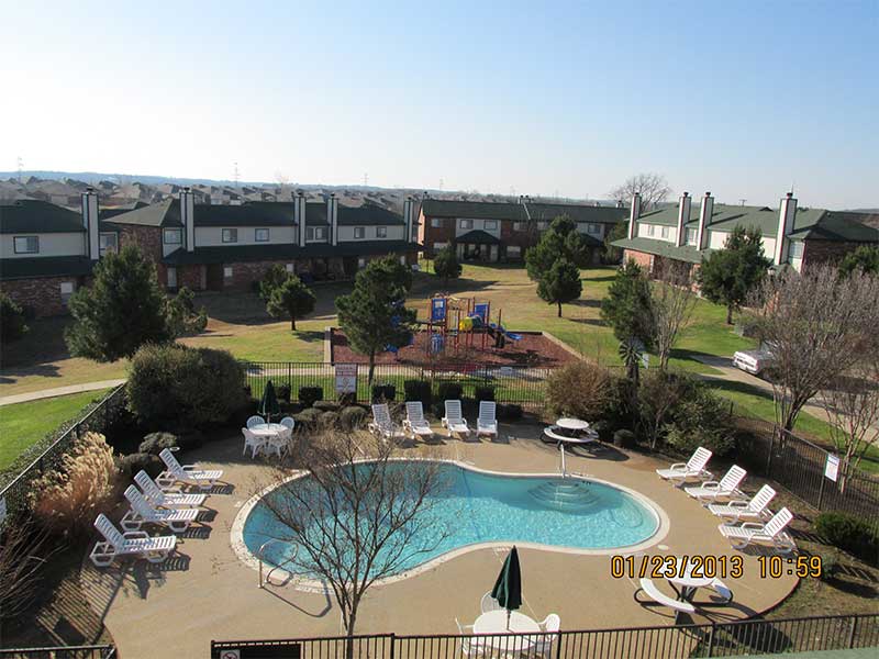 Shenandoah Townhomes Landscaping and Pool